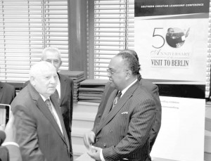 SCLC president Charles Steele with former Soviet President Mikhail Gorbachev at the Symposium of the New Policy Forum in Berlin. They are standing in front of the SCLC banner of Dr. King’s visit to Berlin 50 years ago. (Photo (c) by Dieter Bölke.