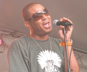 GLEN DAVID ANDREWS